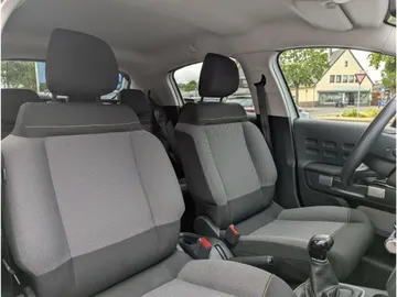 Car image 23