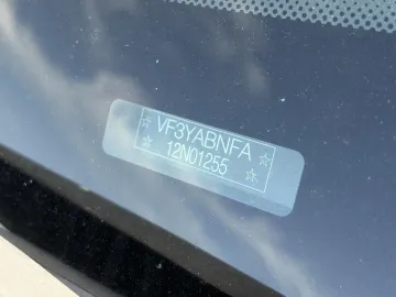 Car image 32