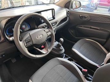 Car image 10