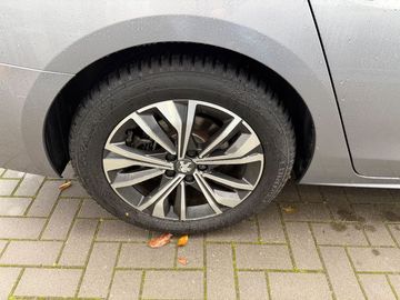 Car image 28