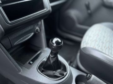 Car image 26