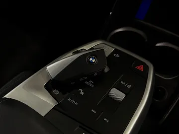 Car image 35