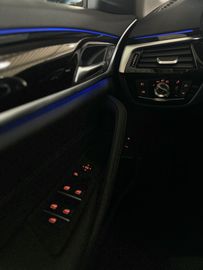 Car image 38