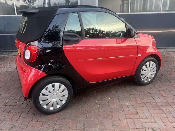 Smart ForTwo cabrio EQ 60 kW image number 2