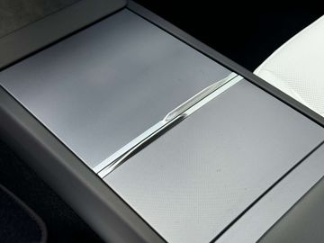 Car image 38