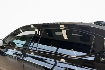 Car image 38