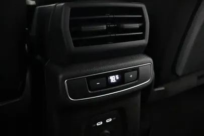 Car image 46