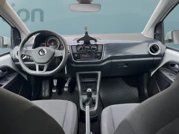 Car image 19