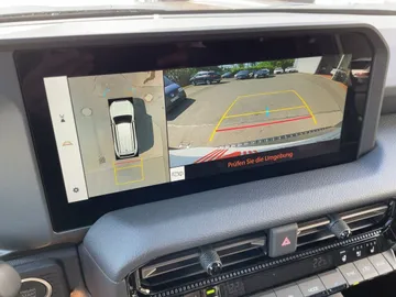 Car image 22