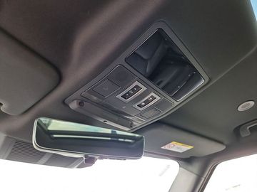 Car image 37