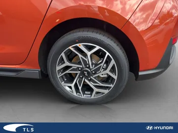 Car image 19