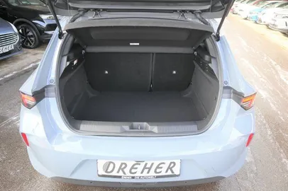 Car image 27