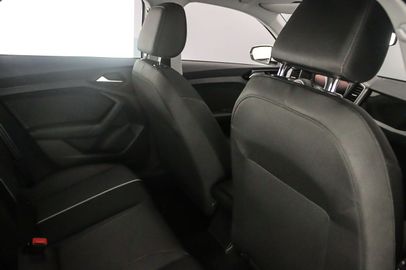 Car image 36