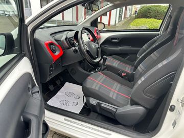 Car image 10