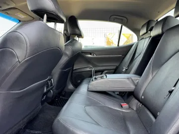 Car image 25