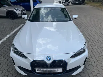Car image 37