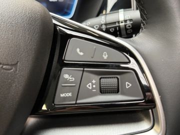 Car image 32