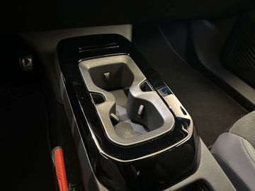 Car image 35