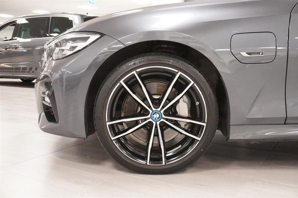 BMW 330 Touring xDrive 185 kW image number 6