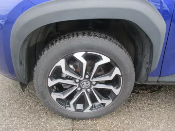 Car image 24