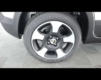 Car image 23