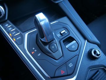 Car image 30