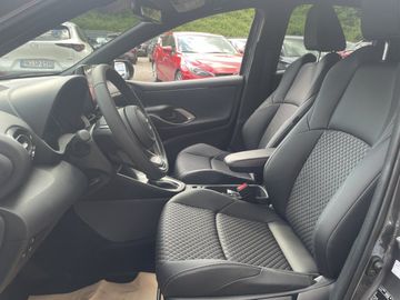 Car image 13