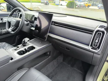 Car image 27