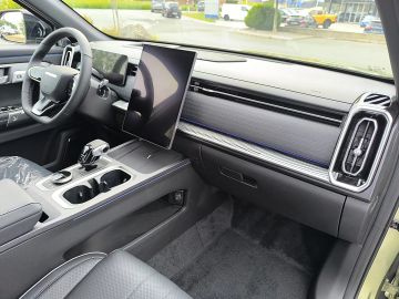 Car image 27