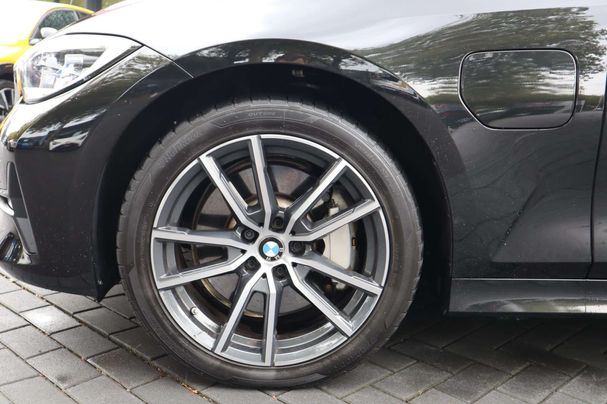 BMW 330 Touring xDrive 185 kW image number 7