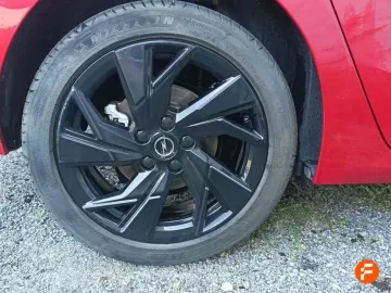 Car image 30