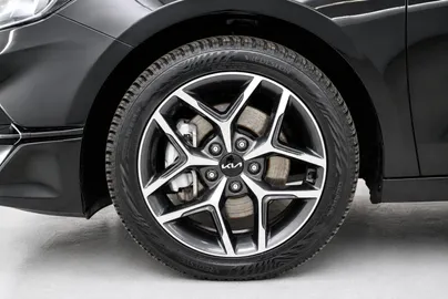 Car image 35