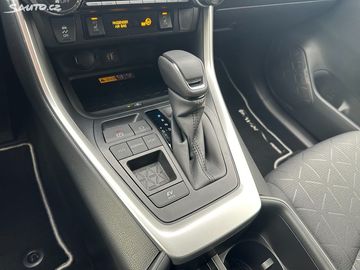 Car image 10