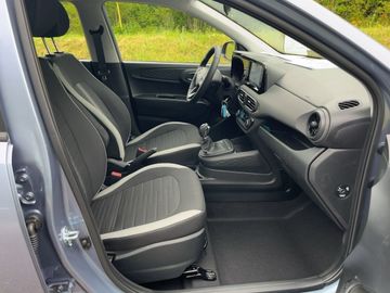 Car image 11