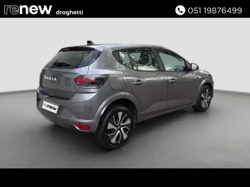 Car image 4