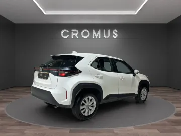 Car image 4