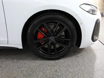 Car image 36
