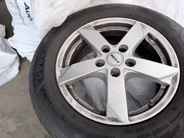 Car image 26