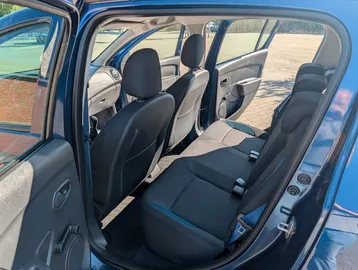 Car image 20