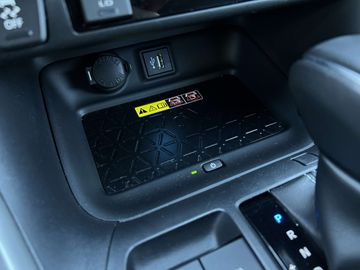 Car image 23