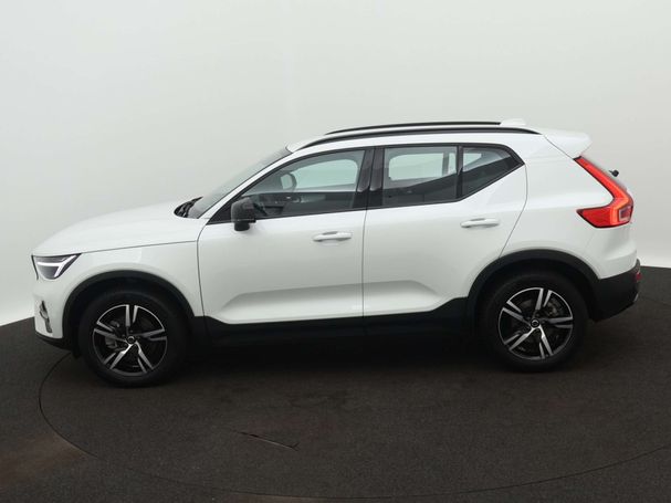 Volvo XC40 B4 Plus Dark 145 kW image number 2