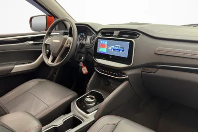 Car image 25
