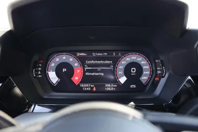 Car image 29