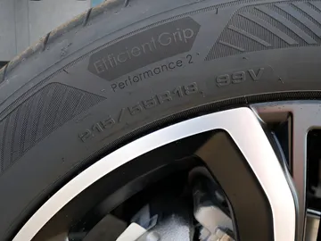 Car image 32