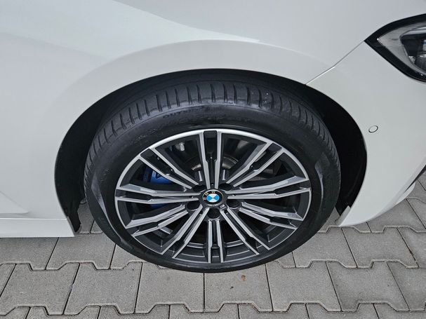 BMW 330e M Sport 215 kW image number 14