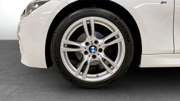 BMW 320i Touring xDrive 135 kW image number 9