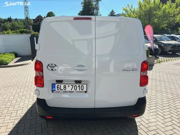 Car image 30