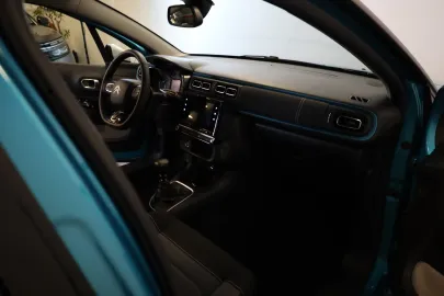 Car image 34