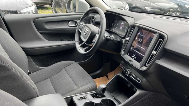 Volvo XC40 T2 Essential 95 kW image number 8