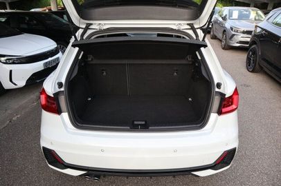 Car image 26